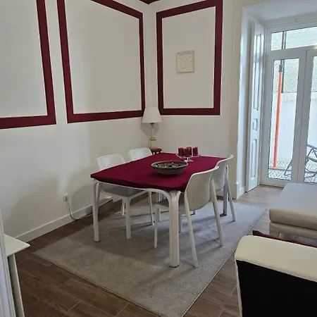 Avenidas Novas Family Nest